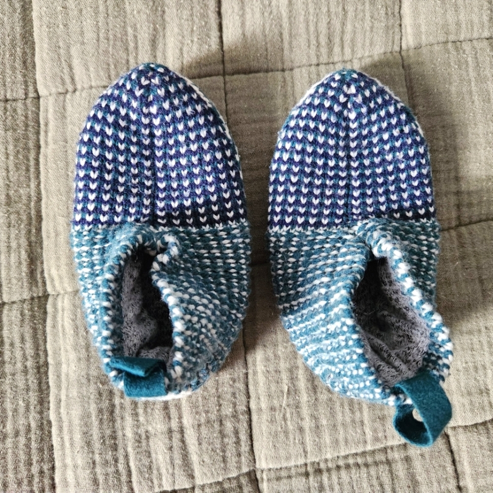 Bombas size 5-7 toddler slippers